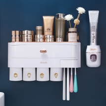 Toothbrush holder